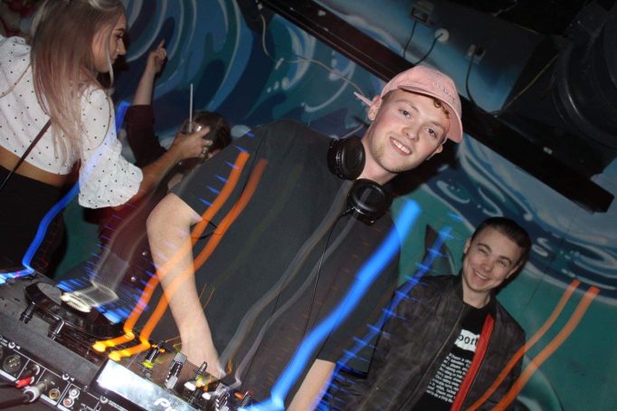 vahala presents tom 1